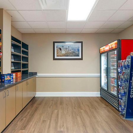 Comfort Inn & Suites Tifton Bagian luar foto