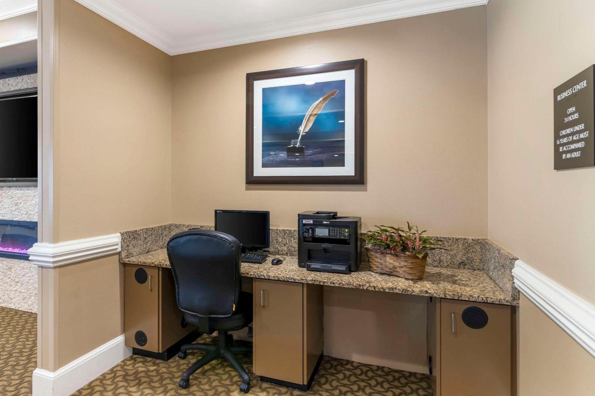 Comfort Inn & Suites Tifton Bagian luar foto