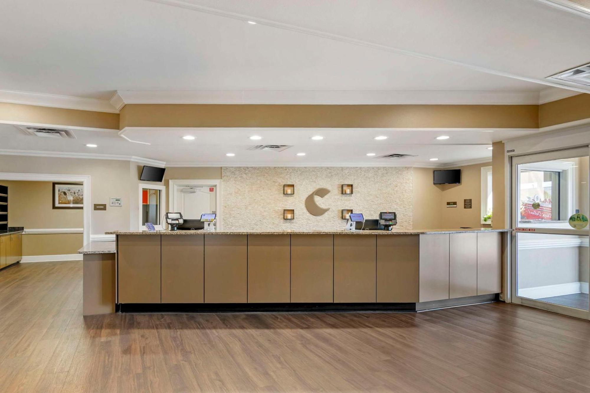 Comfort Inn & Suites Tifton Bagian luar foto