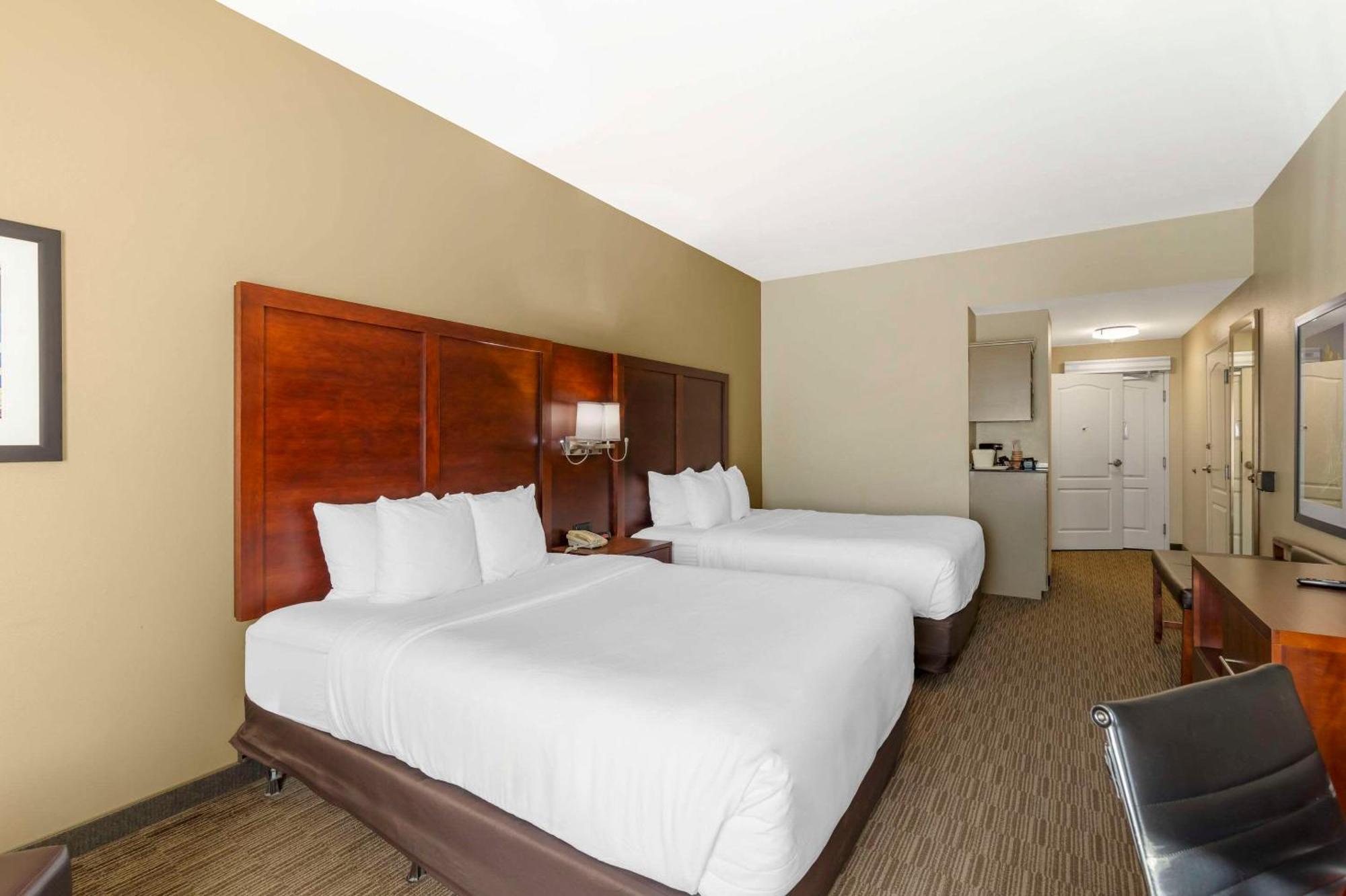 Comfort Inn & Suites Tifton Bagian luar foto