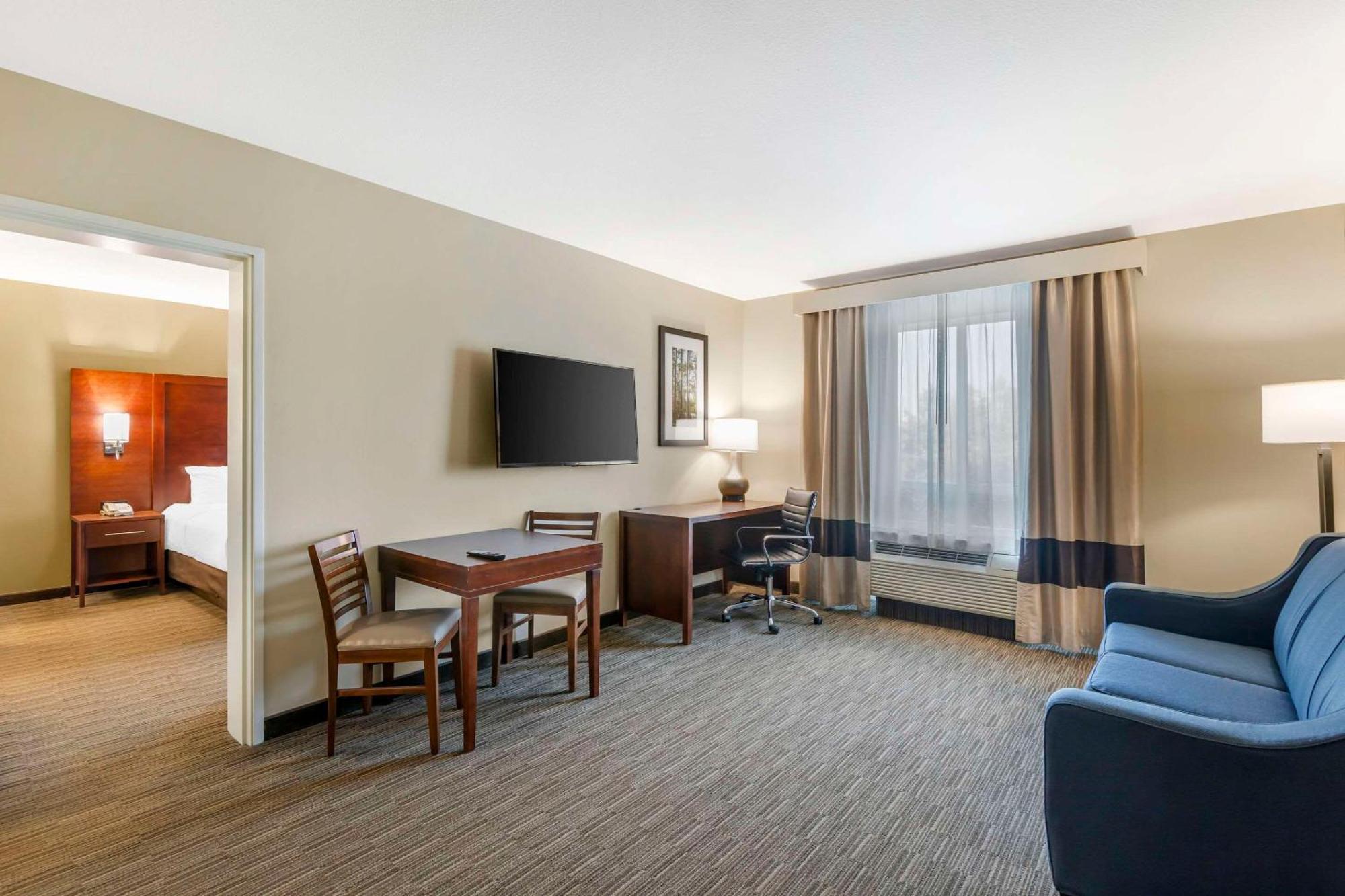 Comfort Inn & Suites Tifton Bagian luar foto