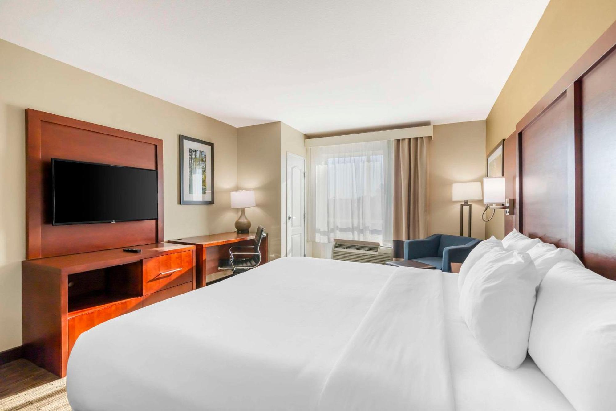 Comfort Inn & Suites Tifton Bagian luar foto