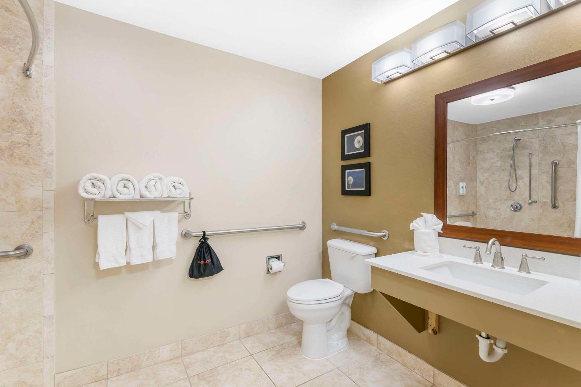 Comfort Inn & Suites Tifton Bagian luar foto